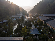 綠沁服務(wù)案例 | 伴山云隱，湯泉漫谷——梁河南甸伴山溫泉小鎮(zhèn)